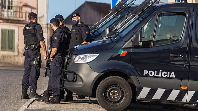 Portugalská policie zadržela 15 svých příslušníků, viní je z mučení migrantů a narkomanů
