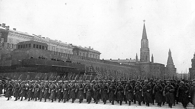 Vojensk pehldka na Rudm nmst v Moskv, 7. listopad 1941