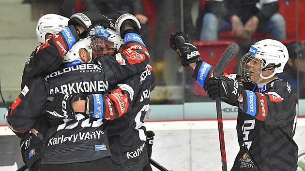 22. kolo hokejov extraligy: HC Energie Karlovy Vary - PSG Berani Zln. Hri Karlovch Var se raduj z glu.
