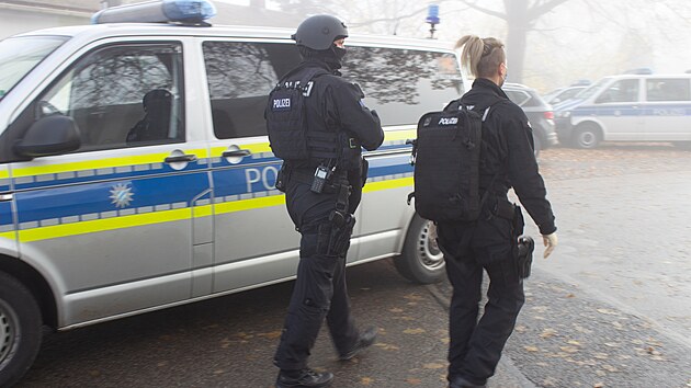 V nmeckm rychlovlaku ICE z ezna do Norimberku pobodal v sobotu dopoledne mu cestujc, policie ho na mst zatkla.(6. listopadu 2021)