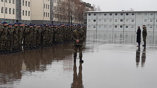 Pedseda Sentu Milo Vystril si bhem nvtvy Litvy prohldl i vojenskou zkladnu v Rukle. (3. listopadu 2021)