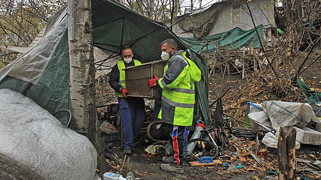 Vyklzen a likvidace bezdomoveckho tbora ve Slezsk Ostrav. (9. listopadu 2021)