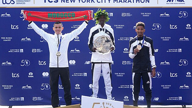Kean Albert Korir slav vtzstv na newyorskm maratonu. Druh dobhl Maroan Mohammed El Aaraby, tet Ital Eyob Faniel.