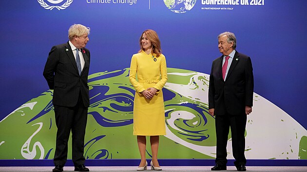 Ve skotsk�m Glasgow se kon� klimatick� konference COP 26. Na sn�mku je zleva britsk� premi�r Boris Johnson, estonsk� premi�rka Kaja Kallasov� a gener�ln� tajemn�k OSN Ant�nio Guterres. (1. listopadu 2021)