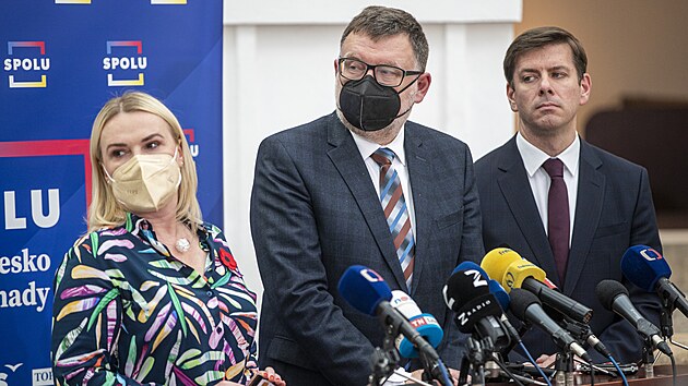 Jana Černochová, Zbyněk Stanjura a Jan Skopeček vystoupili na tiskové konferenci po jednání poslaneckého klubu ODS. (3. listopadu 2021)