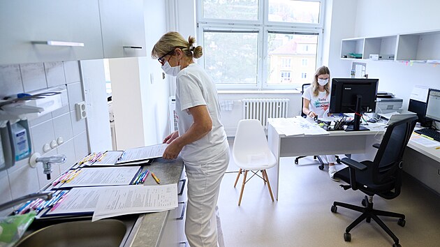 Očkovací centrum v Luhačovicích, které zajišťuje Klinika reprodukční medicíny a gynekologie ve Zlíně,  zatím stále očkuje bez předchozí registrace.