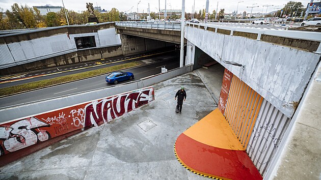 Promna podchod pod Hlvkovm mostem, sportovn a volnoasov centrum. (2.11.2021)