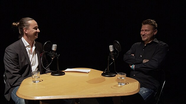 Marek Heinz (vpravo) bhem naten podcastu Z voleje