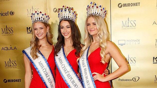 Vítězky Miss České republiky 2021: Valérie Váňová, Helena Čermáková a Sarah Horáková (Praha, 6. listopadu 2021)