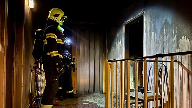 U poru v nejvym sedmm pate panelovho domu v brnnsk tvrti Star Lskovec zasahovali hasii.