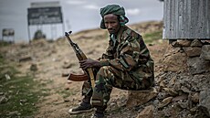 Bojovník TPLF v etiopském městě Hawzen (7. května 2021)