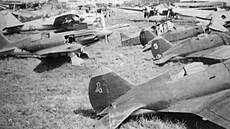 Oputné letouny na sovtské základn. Typický obrázek zaátku války