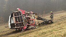 Na Ještědu probíhá odstraňování zdemolované kabiny po tragické nehodě.  (2....