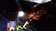 Hasiči zasahovali u požáru rodinného domu v Ludkovicích na Zlínsku. Plameny se...