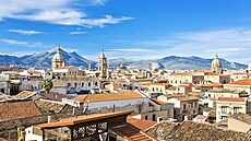 Lidí je tu dost: Palermo je jedno z nejzapln�n�j�ích m�st v Evrop�. Pocítíte to...