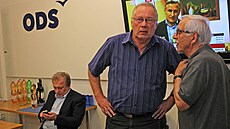 Miroslav Svozil (uprost�ed) ve volebním �tábu ODS p�ed t�emi roky.