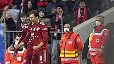 Leon Goretzka slaví první branku Bayernu, kterou otevel skóre utkání s...