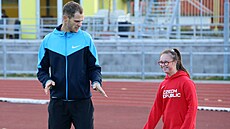 Mladá atletka s Downovým syndromem Magdaléna Sailerová trénuje na atletickém...