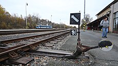 V rámci modernizace elezniní trati se nádraí v Nýanech doká rekonstrukce....