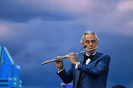 Andrea Bocelli pi koncertu v New Yorku