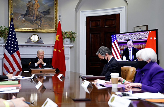 Prezident Spojených stát Joe Biden na virtuální konferenci s ínským vdcem Si...