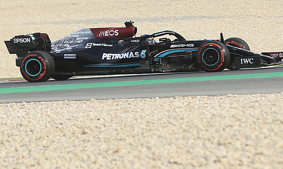 Valtteri Bottas z Mercedesu pi tréninku na Velkou cenu Kataru