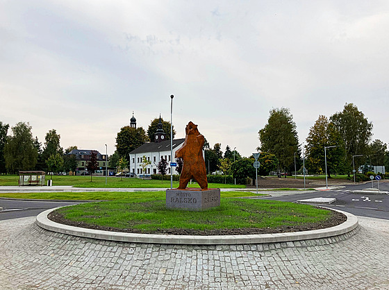Takhle by mohla vypadat socha medvěda, která ozdobí kruhový objezd v Kuřívodech.