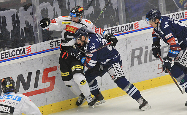 ONLINE: Sparta se může vrátit na první místo, v předehrávce hostí Vítkovice