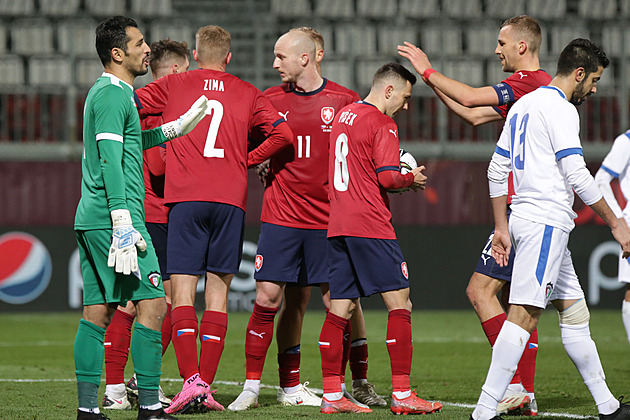 Česko - Kuvajt 7:0, příprava na jednu bránu, po dvou gólech dali Pešek i Sýkora