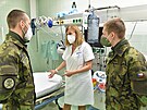 V beclavské nemocnici zaali pomáhat vojáci s pacienty s nemocí covid-19. (18....