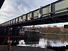 elezniní most pes Labe v Pardubicích stavební firma posunula o 18 metr
