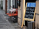 Pro vstup do restaurace v Bavorsku platí pravidlo 2G, tedy lockdown pro...