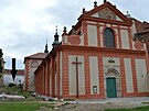 Nedvno obnoven kostel Nanebevzet Panny Marie v arelu kltera v Plasch....