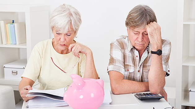 Pro získání nároku na státní starobní důchod je nutné splnit dvě podmínky, dosáhnout důchodového věku a získat potřebnou dobu pojištění. A tu byste si měli hlídat, i když třeba máte do penze ještě daleko. 