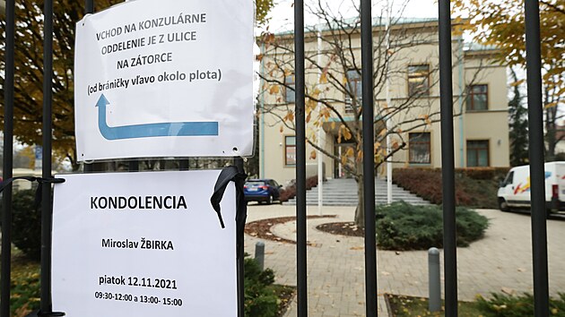 Slovensk velvyslanectv v Praze v souvislosti s mrtm Miroslava birky zpstupn v ptek 12. listopadu v prostorch adu kondolenn knihu, a to mezi 09:30 a 12:00 a od 13:00 do 15:00.