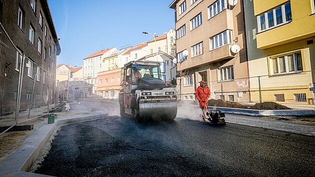 Budjovick ulice v Tboe je konen skoro cel po rekonstrukci.