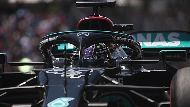 Lewis Hamilton z Mercedesu v kvalifikaci Velk ceny Brazlie F1.
