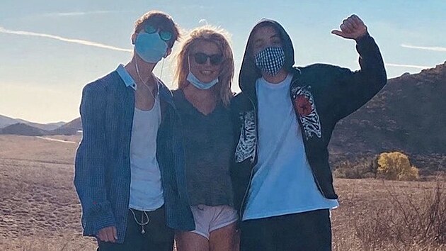Britney Spears se svými dospívajícími syny (březen 2021)
