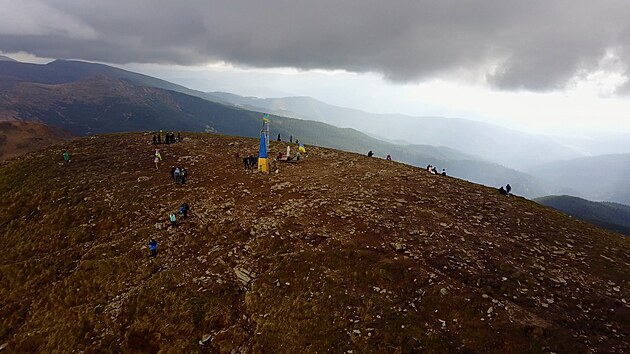 Jan Dušek se s přáteli pokusil zdolat i nejvyšší vrchol Ukrajiny Hoverla.