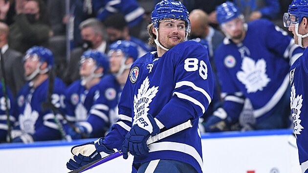 William Nylander se raduje z glu Toronto Maple Leafs.