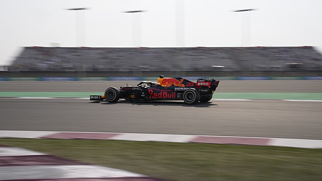 Max Verstappen z Red Bullu v trninku na Velkou cenu Kataru