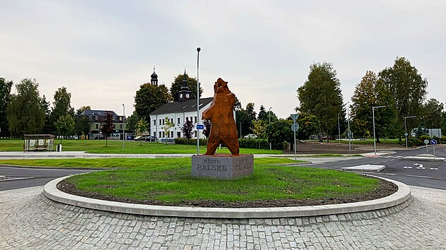 Takhle by mohla vypadat socha medvěda, která ozdobí kruhový objezd v Kuřívodech.