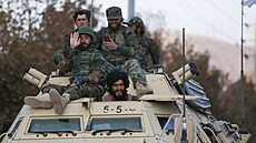 Vojenská přehlídka islamistického hnutí Tálibán v Kábulu (14. listopadu 2021)