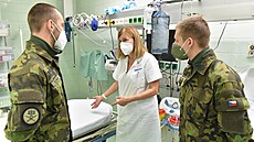 V břeclavské nemocnici začali pomáhat vojáci s pacienty s nemocí covid-19. (18....