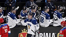 Radost finských hokejistů v utkání proti Rusku.
