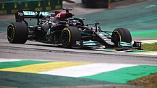 Lewis Hamilton při tréninku na Velkou cenu Brazílie.