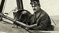 Rudolf Holeka byl prvním echem, který se stal vojenským pilotem.
