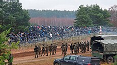 Runo na hranici. Polská policie se snaí zabránit vstupu migrant.