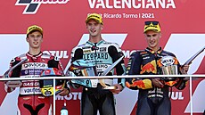 Nejlepší jezdci Velké ceny Valencie. Zleva: Sergio Garcia, Xavier Artigas a...