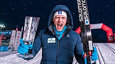 Dálkový bec na lyích a stráce umavského národního parku Jan rail